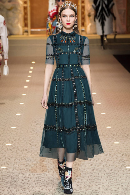 Well Tailored Dress with a Graceful Silhouette