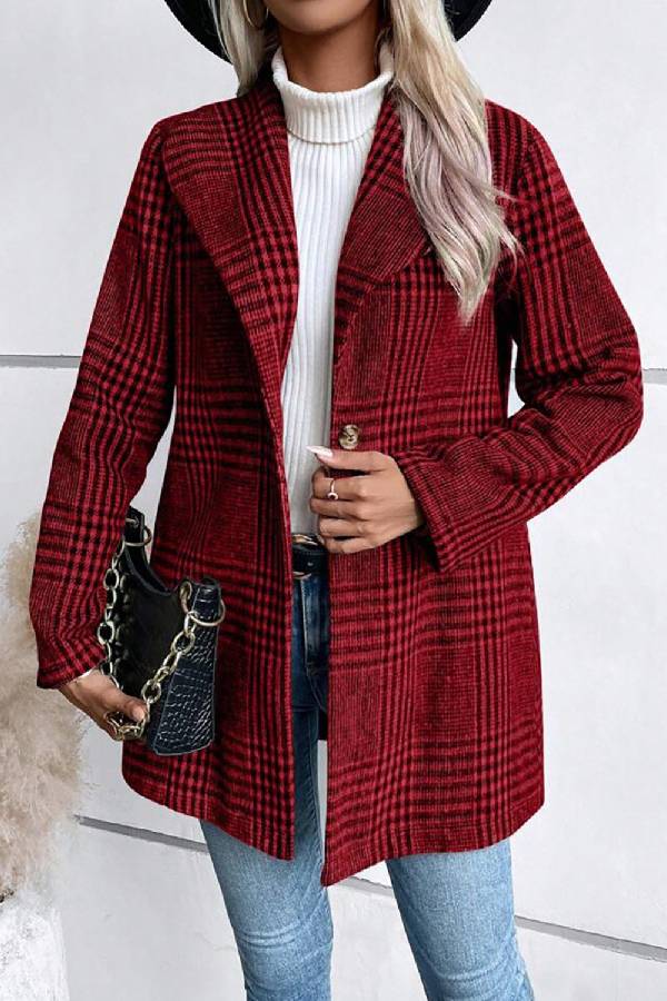 Well Tailored Jacket with a Graceful Silhouette