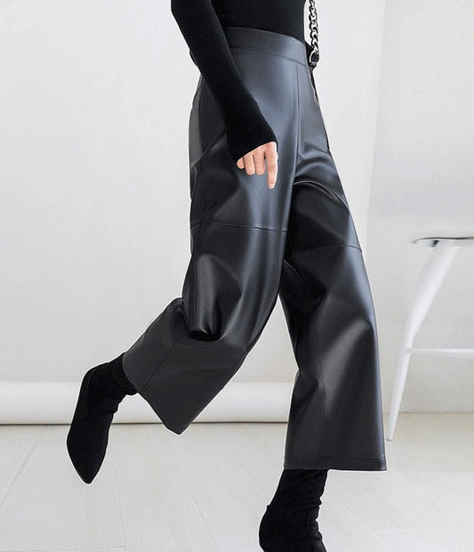 Effortlessly Elegant Pants with a Timeless Design