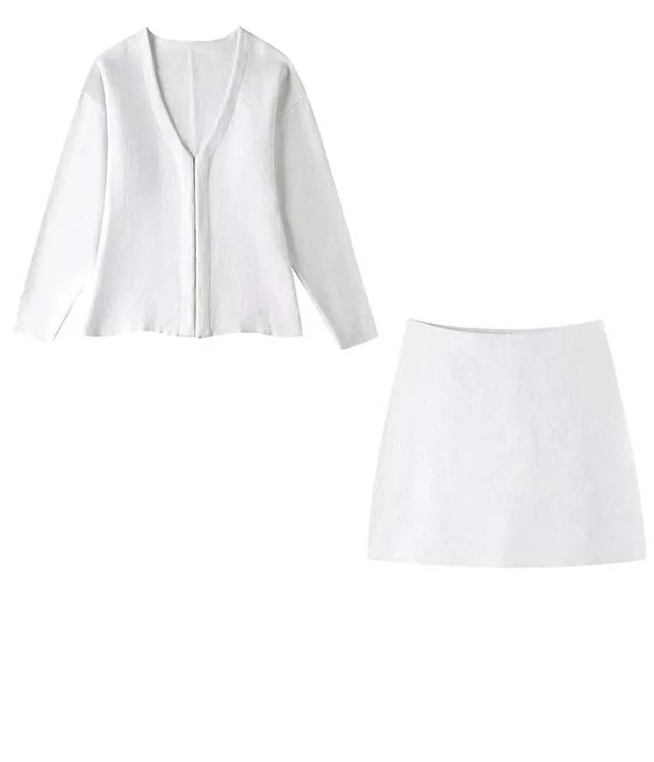 Effortlessly Elegant Garment with a Timeless Design