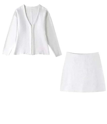 Effortlessly Elegant Garment with a Timeless Design
