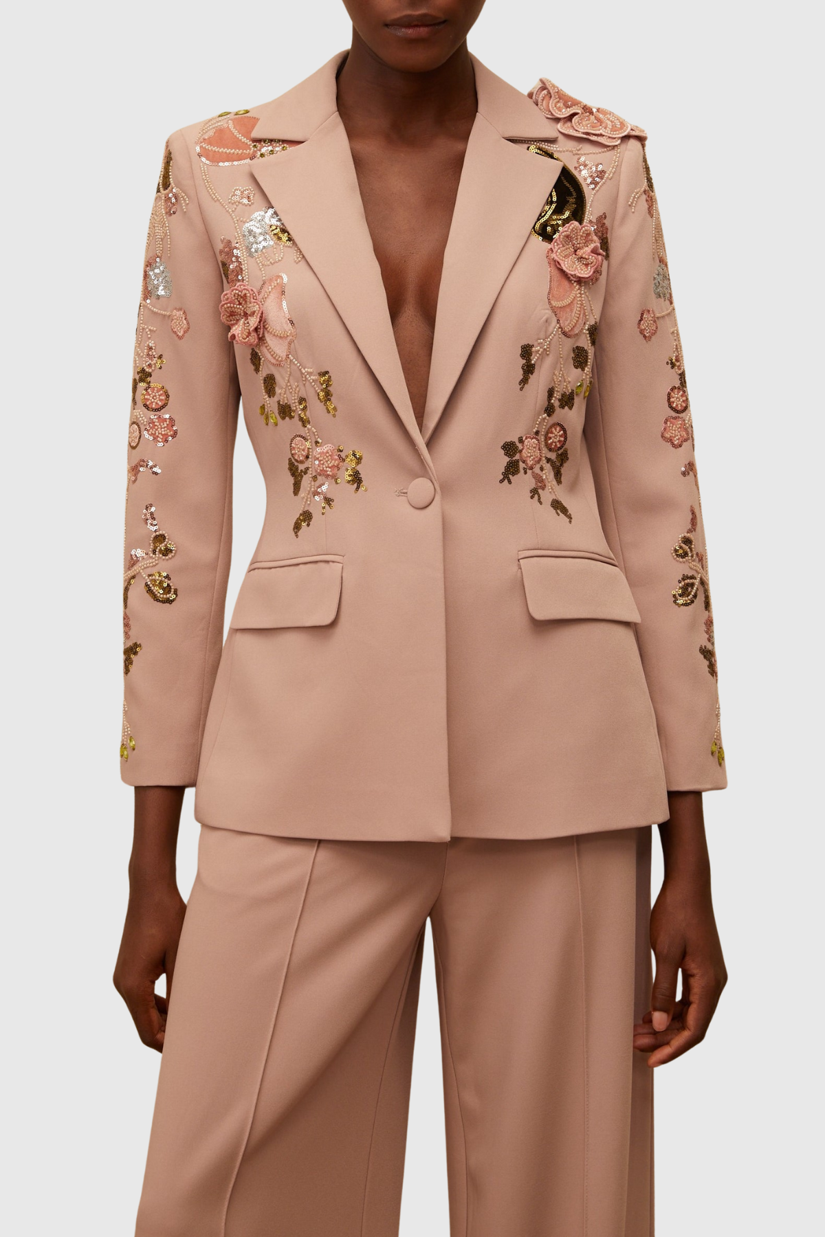 Well Tailored Trousers with a Graceful Silhouette