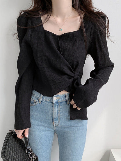 Beautifully Crafted Blouse in a Classic Style