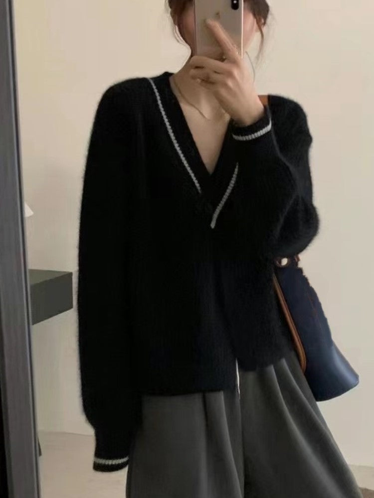 Classic Vintage Cardigan with a Flattering Fit