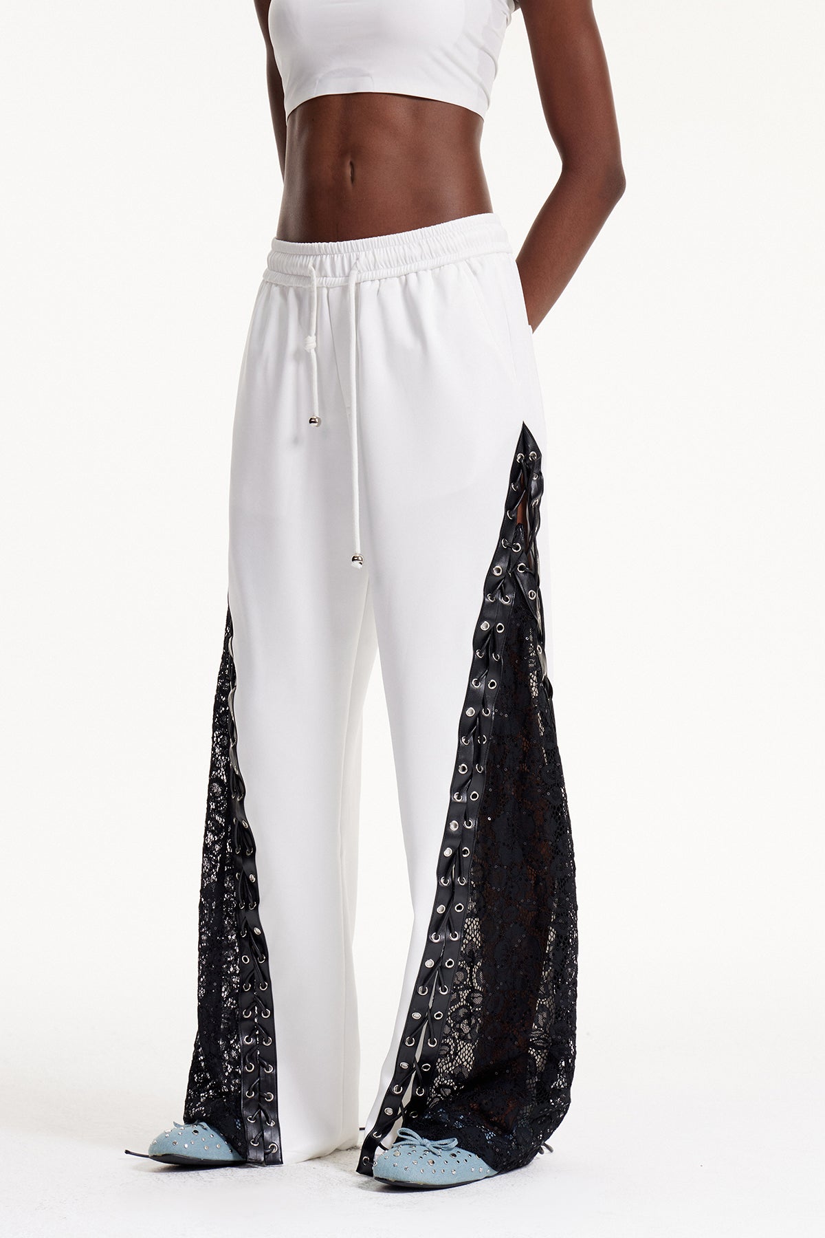Well Tailored Pants with a Graceful Silhouette