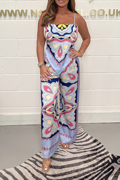 Well Tailored Pants with a Graceful Silhouette