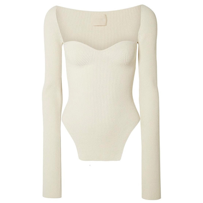 Well Tailored Top with a Graceful Silhouette