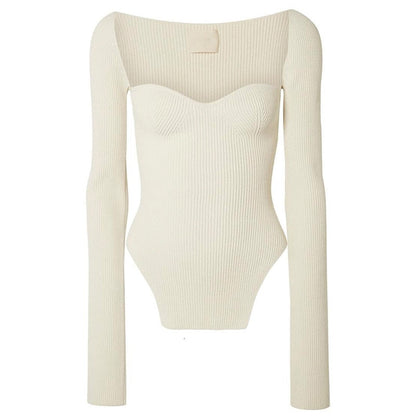 Well Tailored Top with a Graceful Silhouette