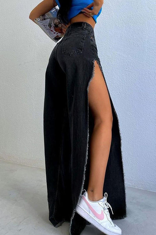 Effortlessly Elegant Garment with a Timeless Design