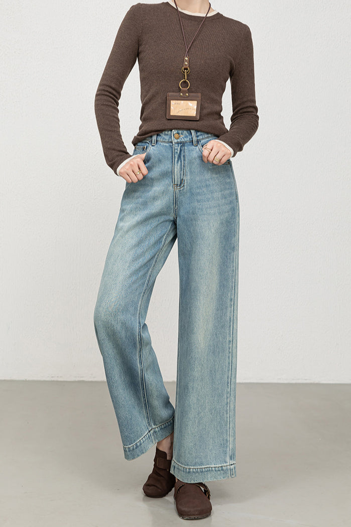 Effortlessly Elegant Garment with a Timeless Design
