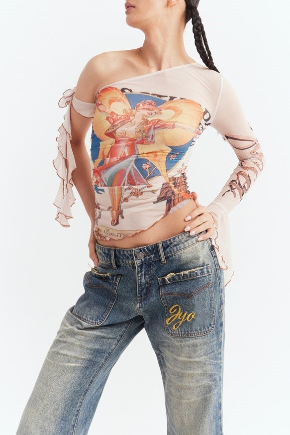 Well Tailored Top with a Graceful Silhouette