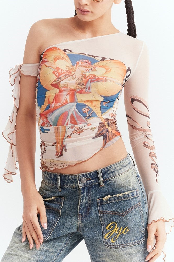 Well Tailored Top with a Graceful Silhouette