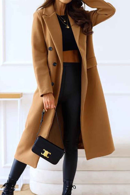 Well Tailored Coat with a Graceful Silhouette