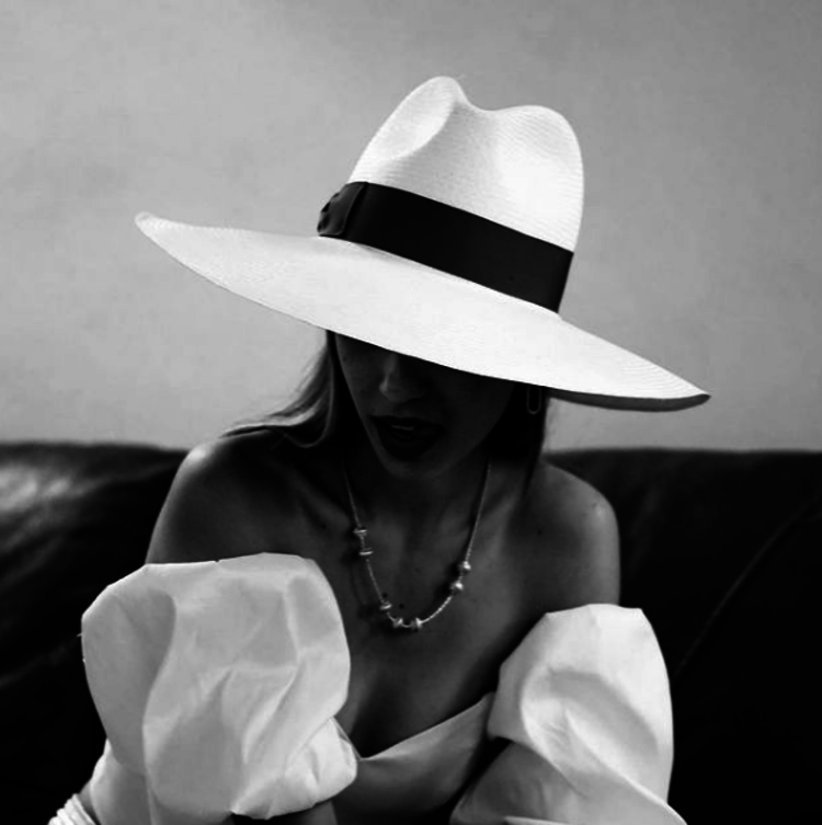 Effortlessly Elegant Garment with a Timeless Design