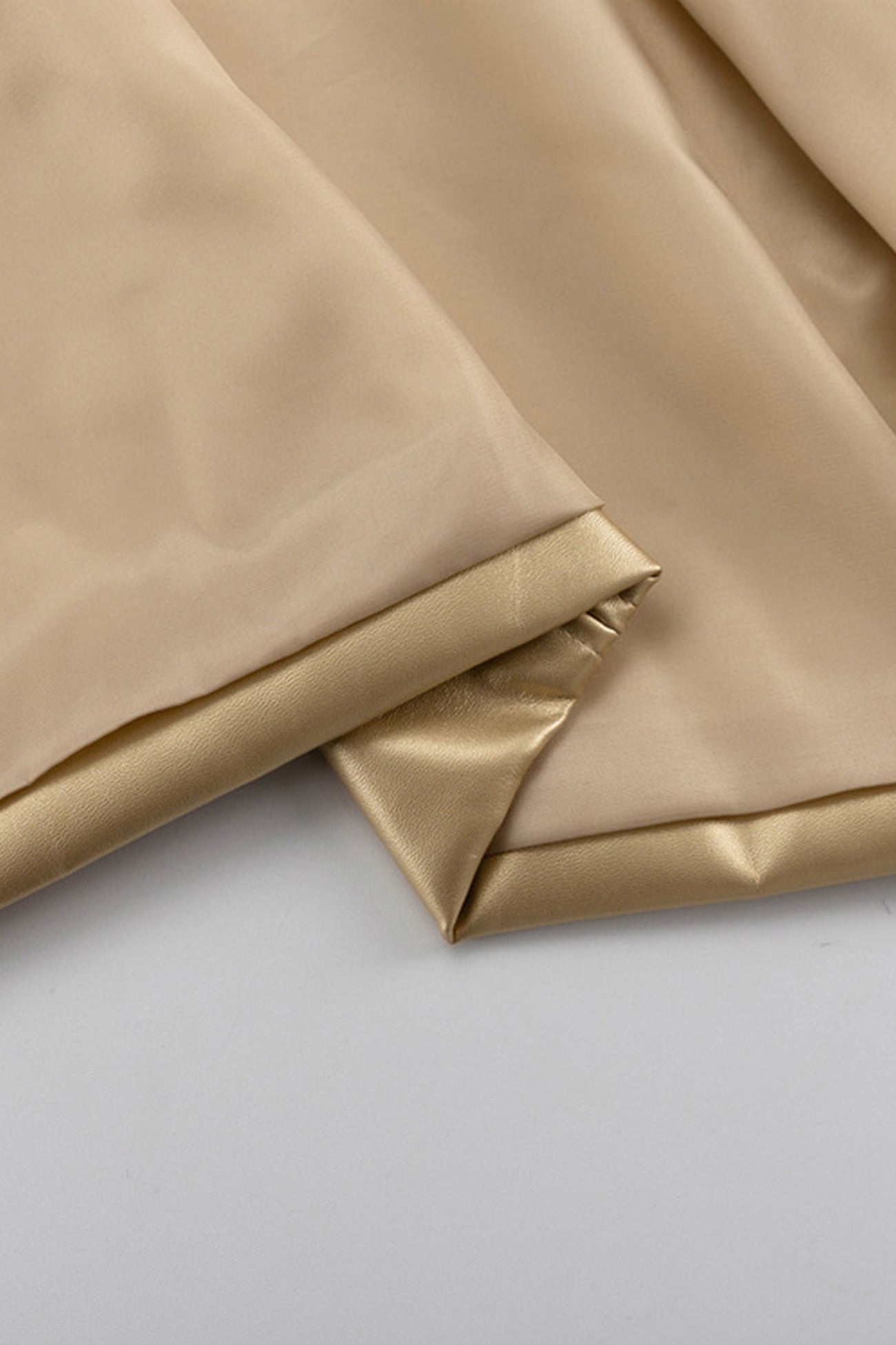Effortlessly Elegant Garment with a Timeless Design