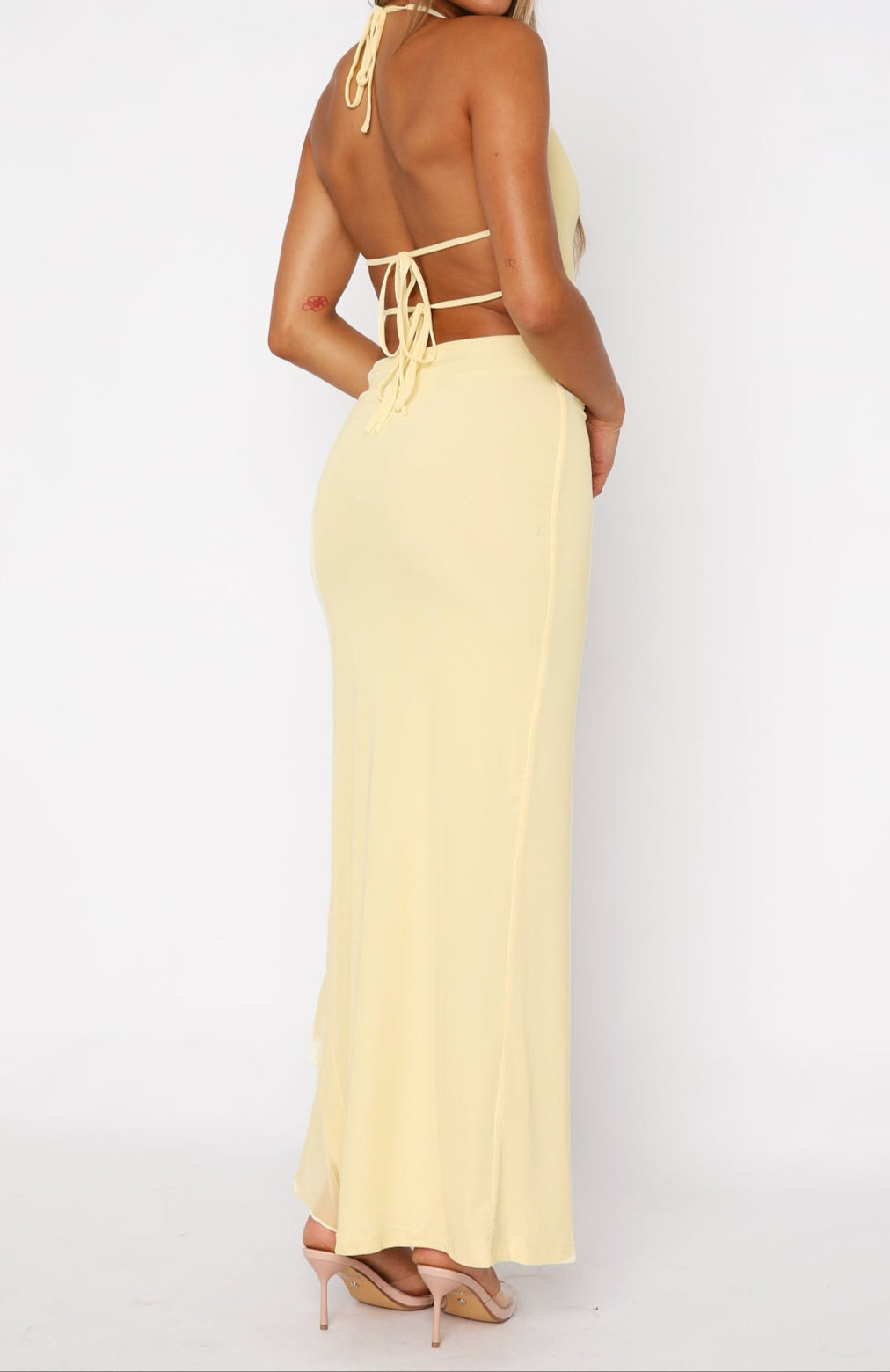 Effortlessly Elegant Dress with a Timeless Design