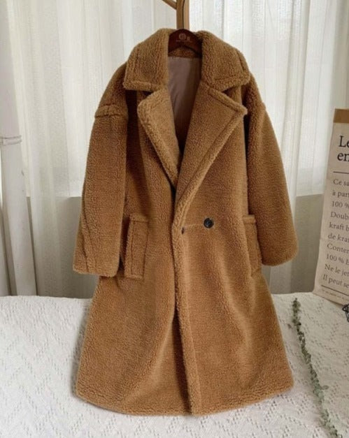 Elegantly Styled Coat for Everyday Wear