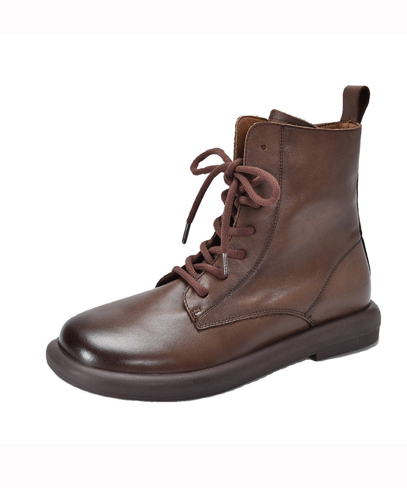 Well Tailored Boots with a Graceful Silhouette