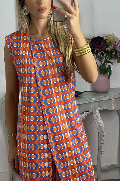Well Tailored Top with a Graceful Silhouette