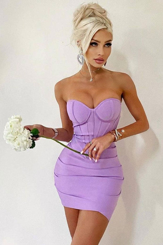 Well Tailored Dress with a Graceful Silhouette