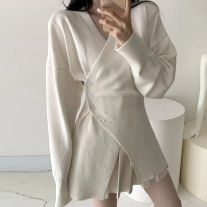 Well Tailored Sweater with a Graceful Silhouette