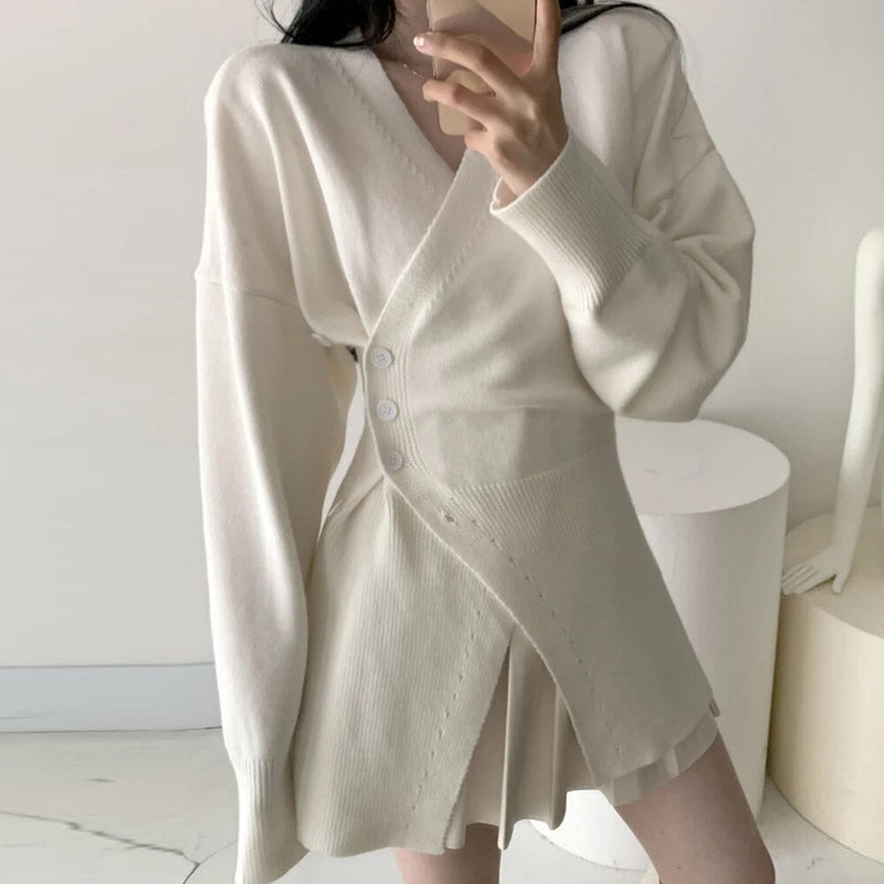 Well Tailored Sweater with a Graceful Silhouette