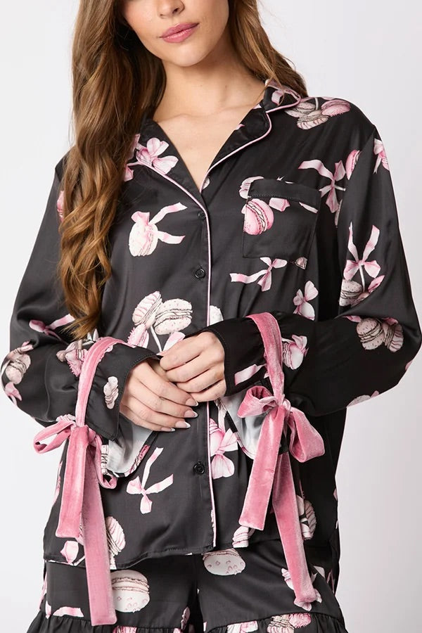 Well Tailored Top with a Graceful Silhouette