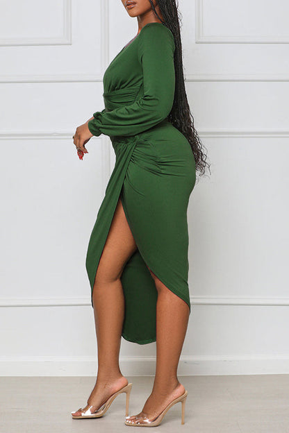 Well Tailored Dress with a Graceful Silhouette