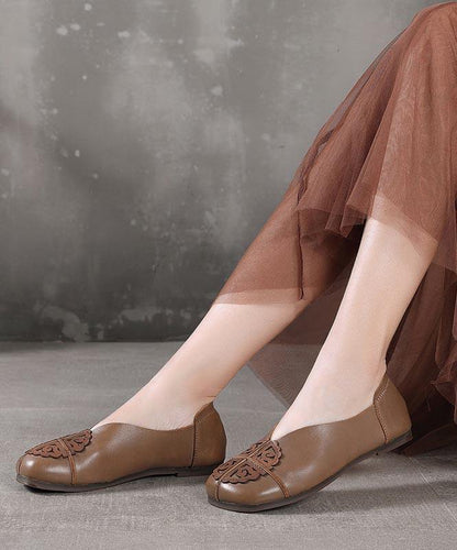 Effortlessly Elegant Shoes with a Timeless Design