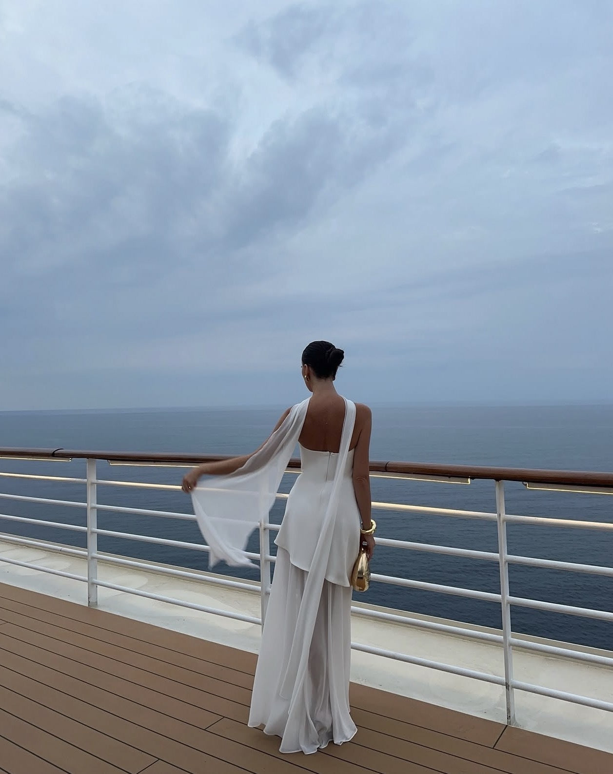 Gracefully Styled Dress for Any Occasion
