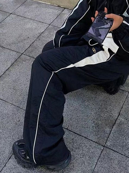 Well Tailored Pants with a Graceful Silhouette