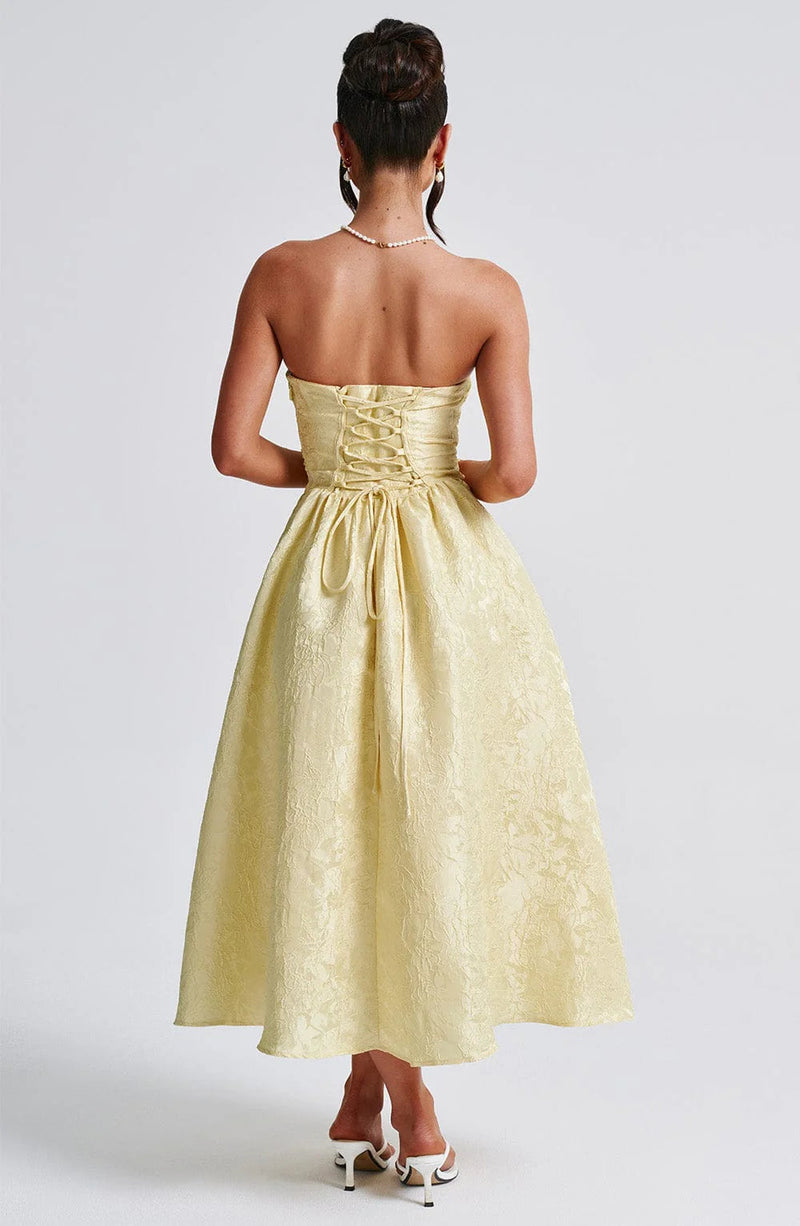 Gracefully Styled Dress for Any Occasion