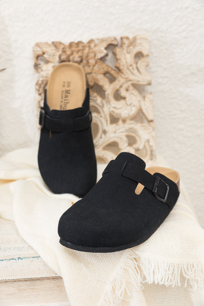 Sophisticated Garment with a Clean Classic Look