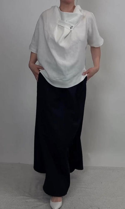 Well Tailored Blouse with a Graceful Silhouette