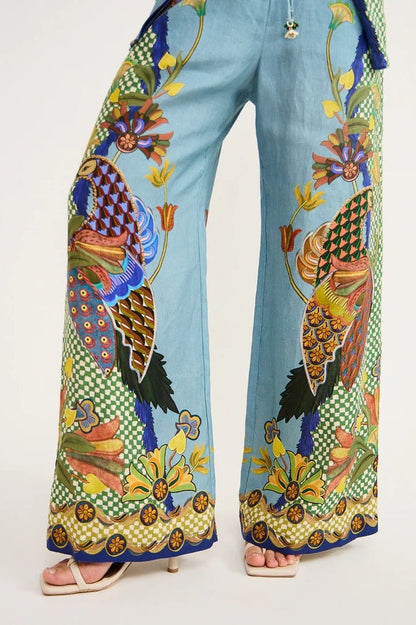 Classic Vintage Pants with a Flattering Fit