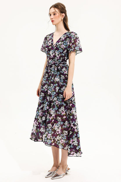 Well Tailored Dress with a Graceful Silhouette