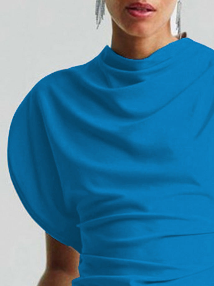 Well Tailored Top with a Graceful Silhouette