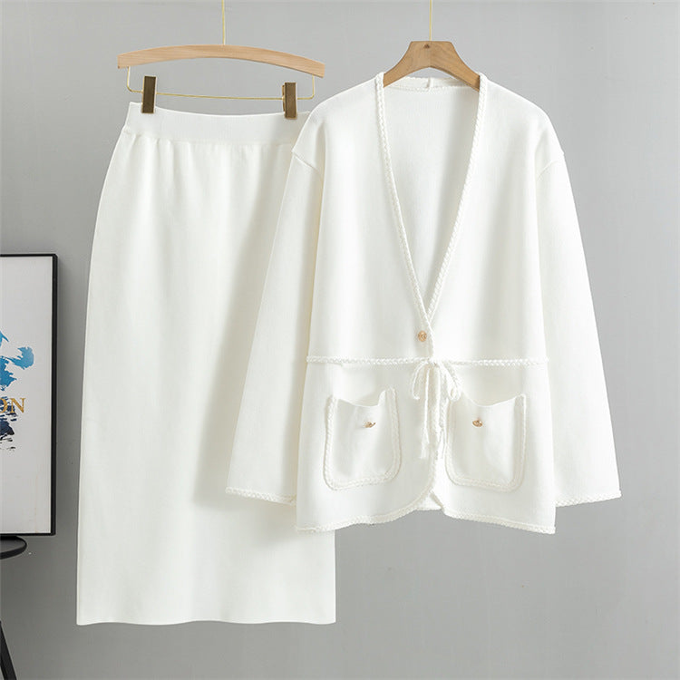 Effortlessly Elegant Garment with a Timeless Design