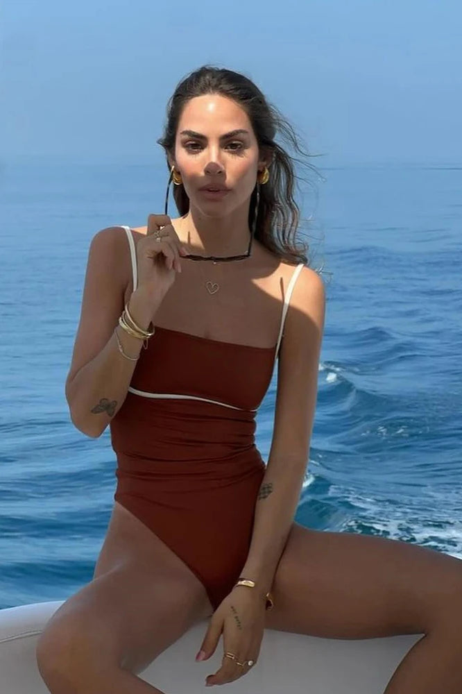 Effortlessly Elegant Bikini with a Timeless Design
