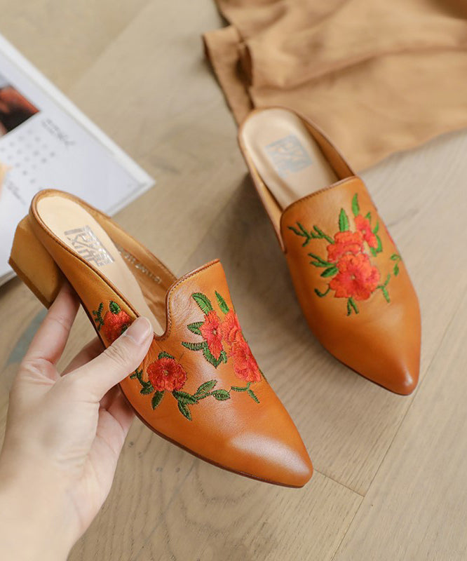 Effortlessly Elegant Sandals with a Timeless Design