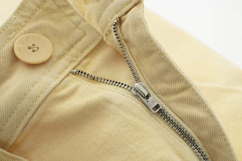 Beautifully Finished Trousers in a Timeless Design