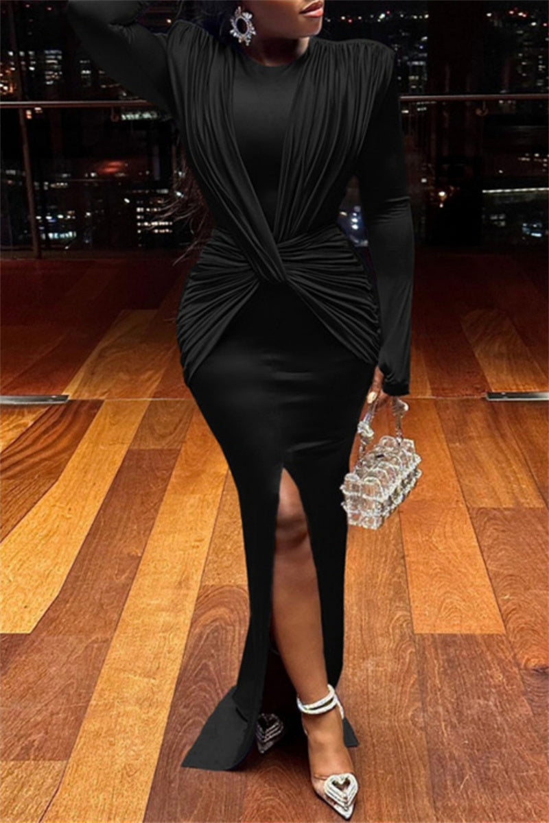 Well Tailored Dress with a Graceful Silhouette