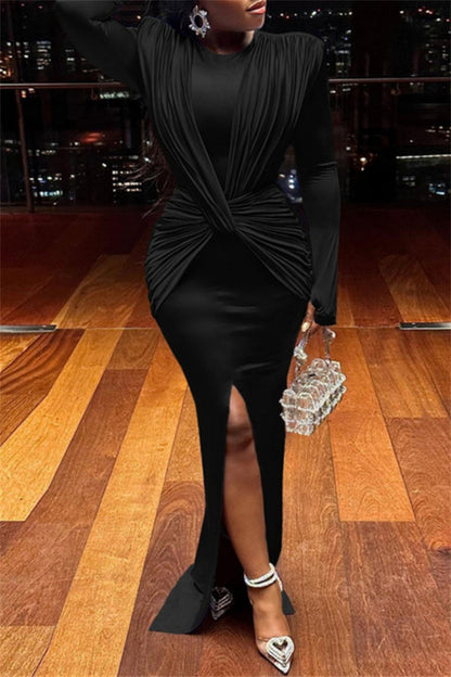 Well Tailored Dress with a Graceful Silhouette