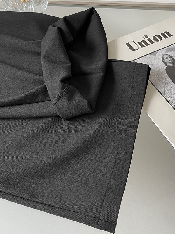 Well Tailored Trousers with a Graceful Silhouette