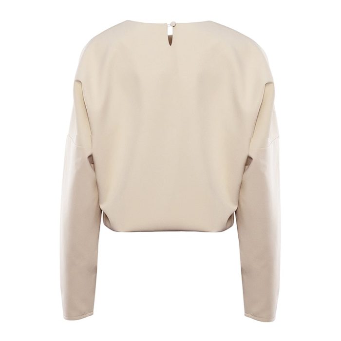 Effortlessly Elegant Blouse with a Timeless Design