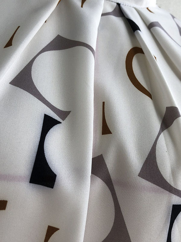 Effortlessly Elegant Blouse with a Timeless Design