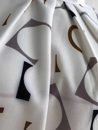 Effortlessly Elegant Blouse with a Timeless Design