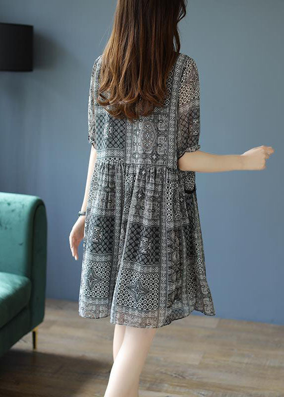 Classic Vintage Dress with a Flattering Fit