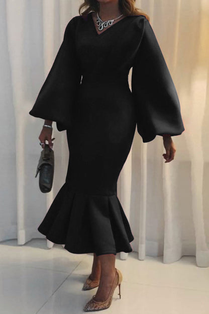 Classic Vintage Dress with a Flattering Fit