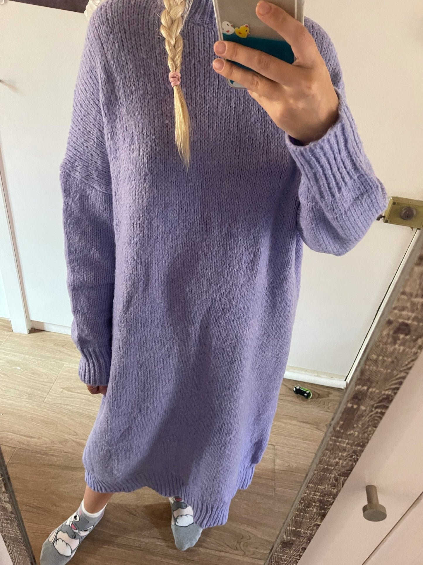 Well Tailored Sweater with a Graceful Silhouette